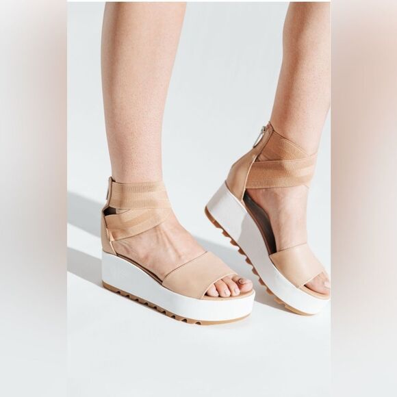 Sorel Cameron Flatform Ankle Strap Sandals in Taupe. 9.5 - Picture 13 of 13